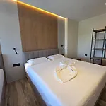 Landi Hotel
