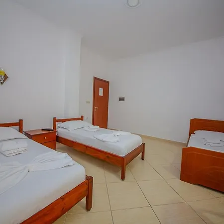 Landi Aparthotel Ksamil