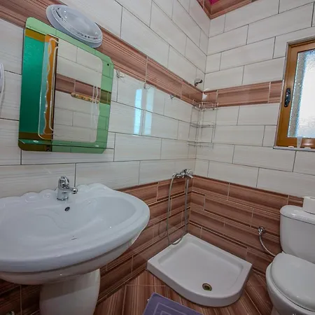 Landi Aparthotel