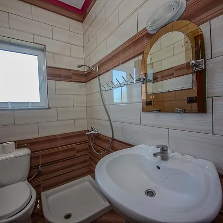 Landi Aparthotel Ksamil