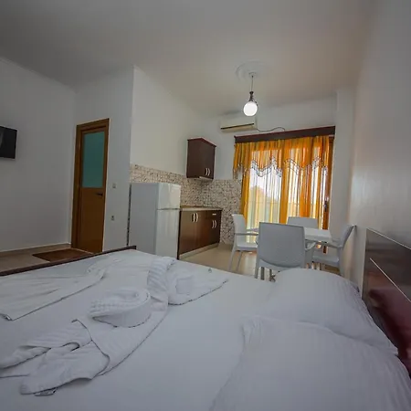 Landi Aparthotel