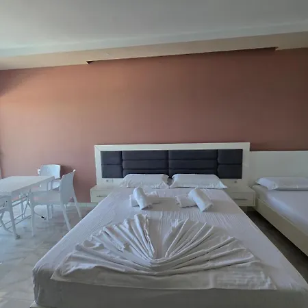 Landi Ksamil