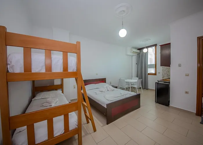 Landi Apart Otel Ksamil