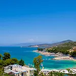 Landi Aparthotel 4*