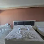 Landi Ksamil