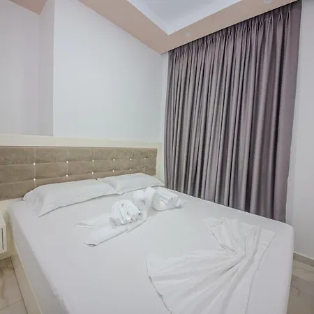Landi Ksamil
