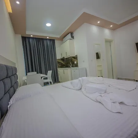 Landi Aparthotel 3*