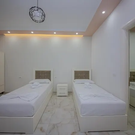 Landi Aparthotel Ksamil