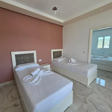 Landi Hotel
