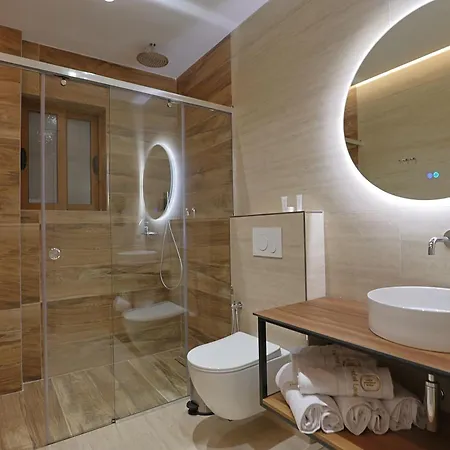 Landi Hotel 4*