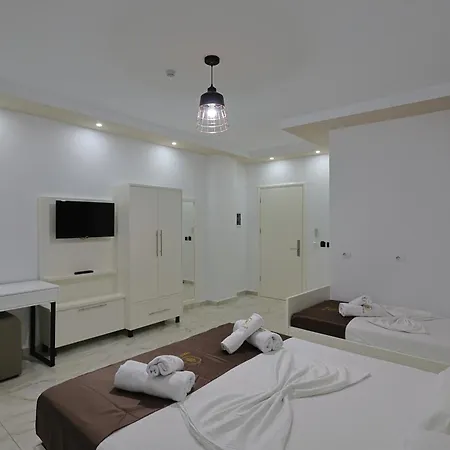 Landi Hotel