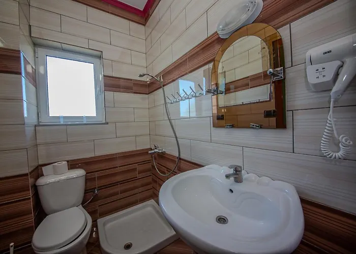 Landi Aparthotel Ksamil