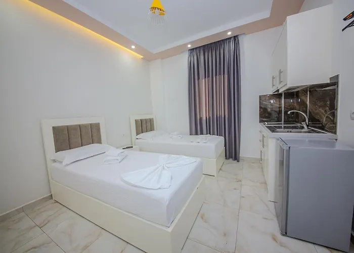 Landi Aparthotel Ksamil