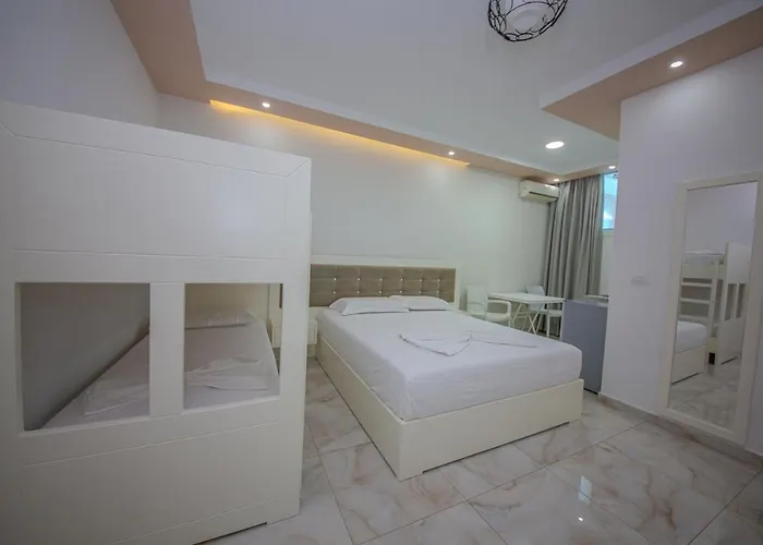 Landi Aparthotel Ksamil